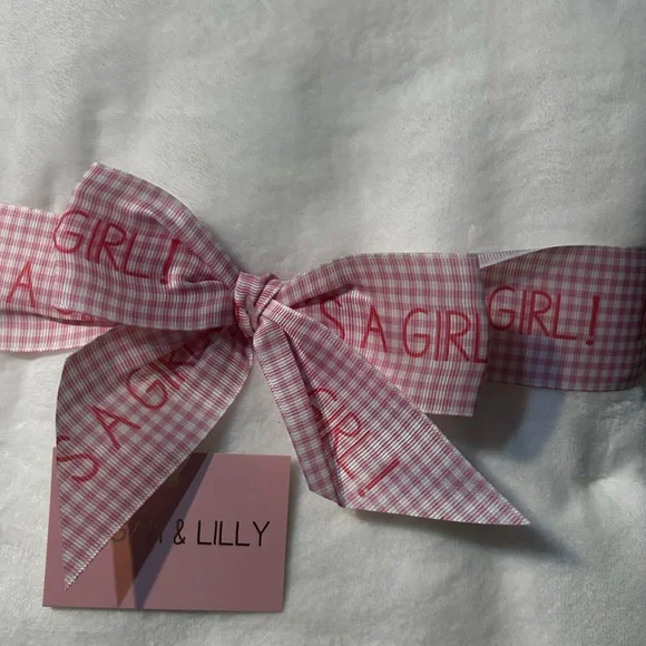 BORN 2026 -White Baby Blanket with Pink Ribbon - Picture 4 of 4